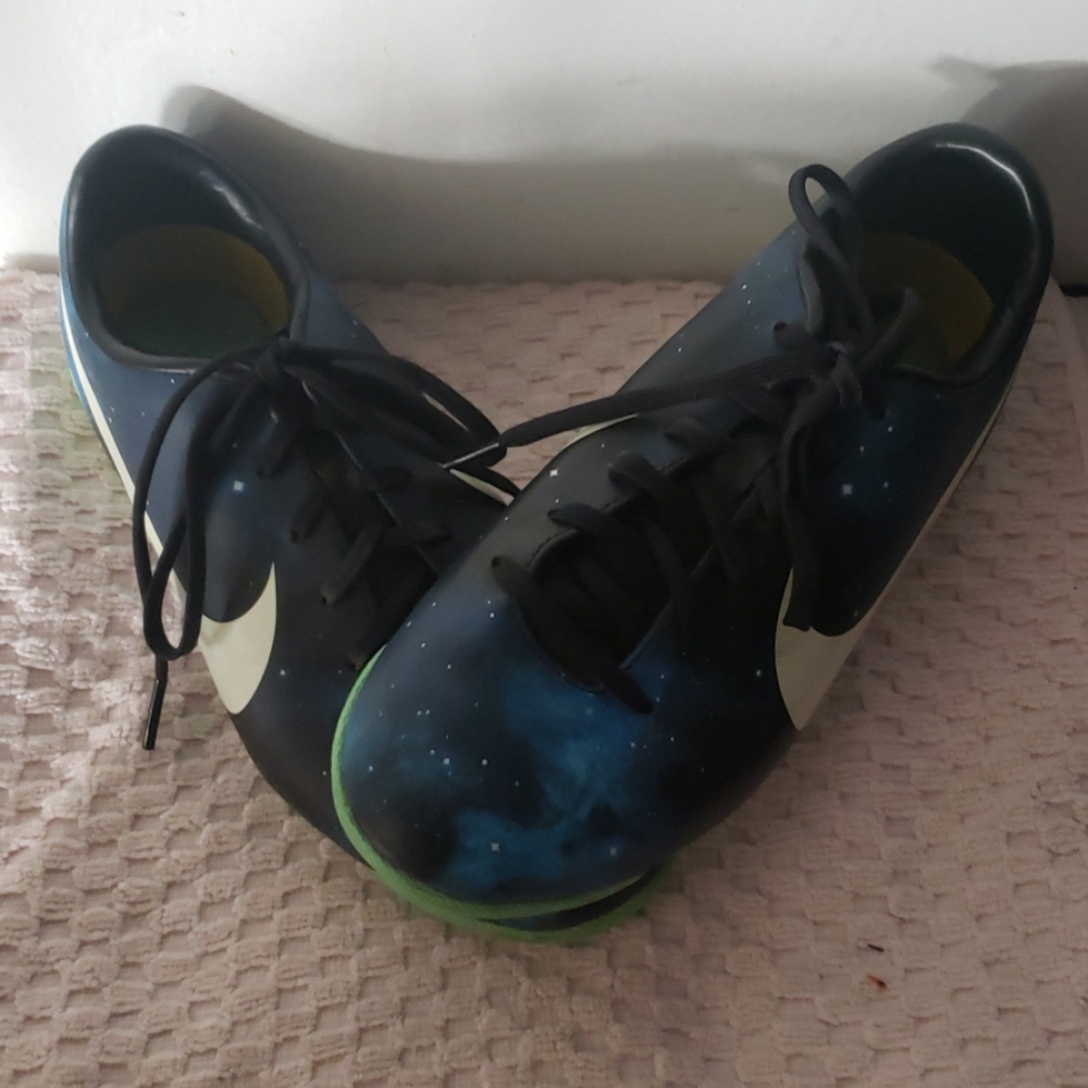 Nike indoor soccer shoes